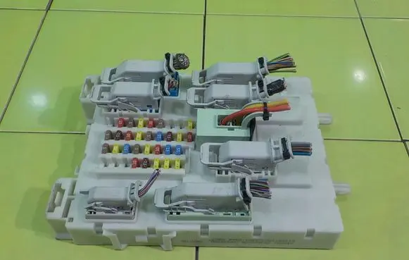 Ford Focus Fuse box set BV6N14A073EU BEZPIECZNIKOW