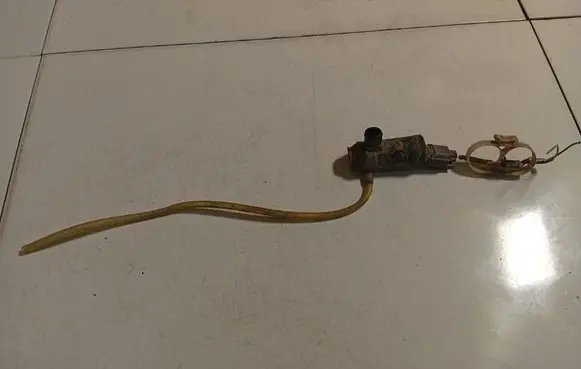 Subaru Legacy Windscreen/windshield washer pump