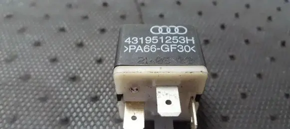 Audi TT Mk1 Other relay 431951253H