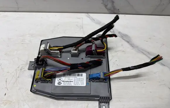Mercedes-Benz E W213 SAM control unit A2139005223