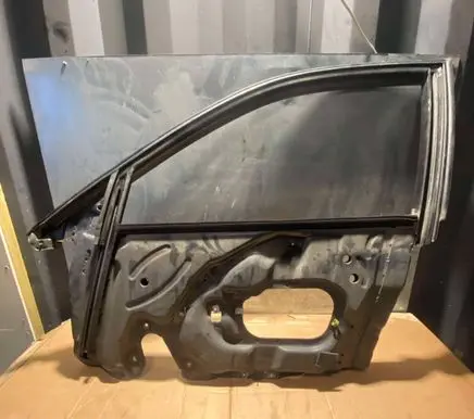 Audi A8 S8 D2 4D Front door window/glass frame 