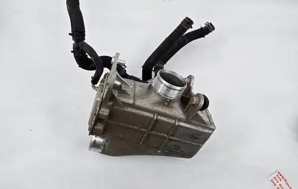 Audi RS5 Intercooler radiator 8W0145A01 HR372006 8W0145785C