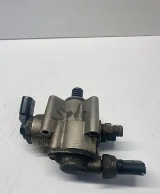 Volkswagen Golf V Fuel injection high pressure pump 03C127025