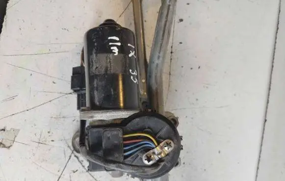 Hyundai ix35 Front wiper linkage and motor