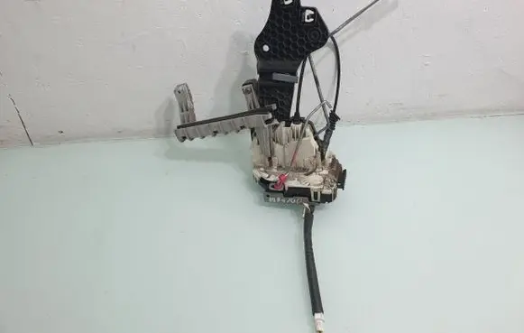Dodge Durango III Rear door lock P04589923AG