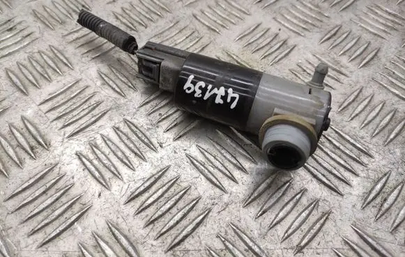 Nissan X-Trail T32 Windscreen/windshield washer pump 1505040845 1021224