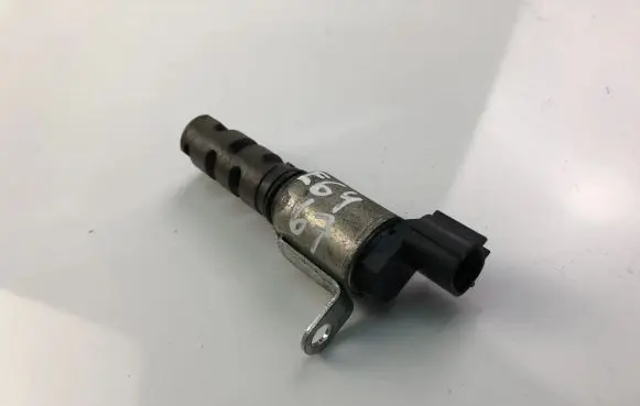 Lexus IS 220D-250-350 Camshaft vanos timing valve 337010