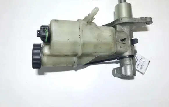 Peugeot 407 Master brake cylinder 9646980980 033508-65121