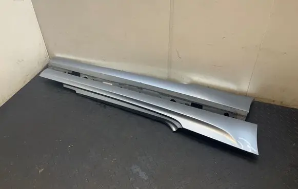 BMW 3 E92 E93 Sill 8041198 8041197