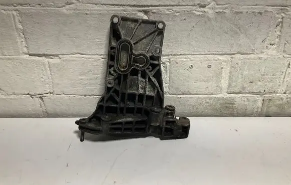 Generator/alternator bracket