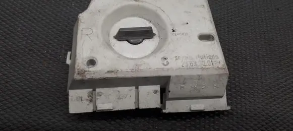 Audi 80 90 B3 Tail light bulb cover holder