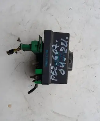 Peugeot 607 Glow plug pre-heat relay 9639912580