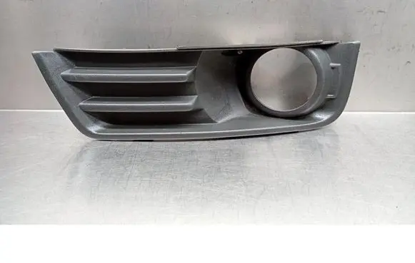 Ford Focus C-MAX Front bumper lower grill 3M51R19953AD