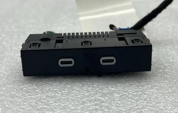 Skoda Kamiq USB socket connector 657035700