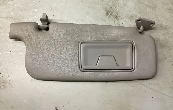 Mitsubishi Outlander Sun visor