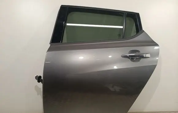 Nissan Leaf I (ZE0) Rear door