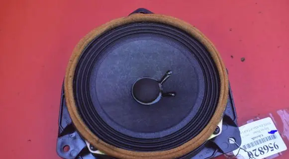 Toyota Prius (NHW20) Subwoofer speaker 86160-0W620
