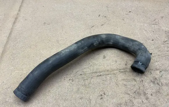 Audi 80 90 B3 Brake booster pipe/hose 811121051E