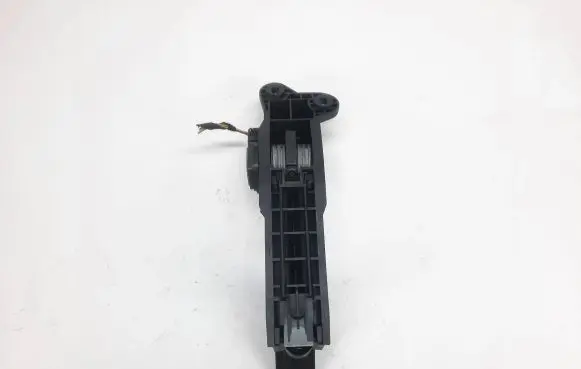 Mercedes-Benz ML W164 Accelerator throttle pedal A1643000104 ZGS007 0472