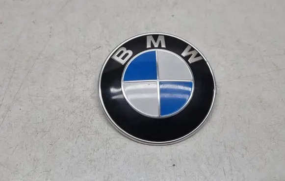 BMW 5 E60 E61 Manufacturer badge logo/emblem 8132375
