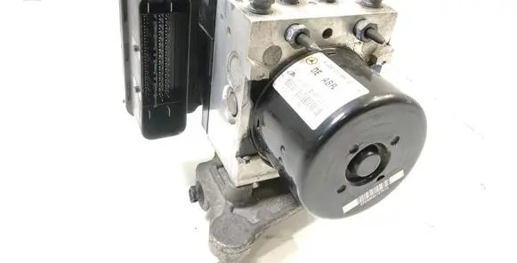 Mercedes-Benz C W204 ABS Pump A1729014100 A2044316912