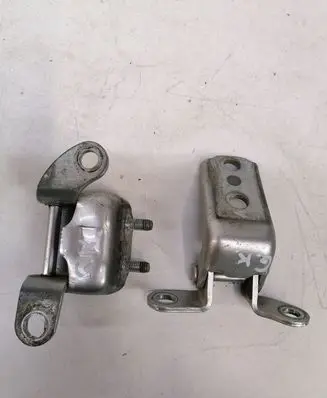 Toyota Corolla E120 E130 Rear door upper hinge