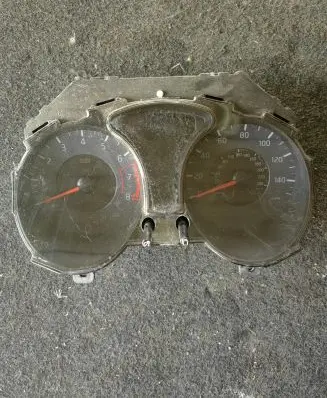 Nissan Juke I F15 Speedometer (instrument cluster)