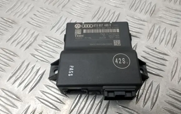 Audi A4 S4 B8 8K Gateway control module 8T0907468K