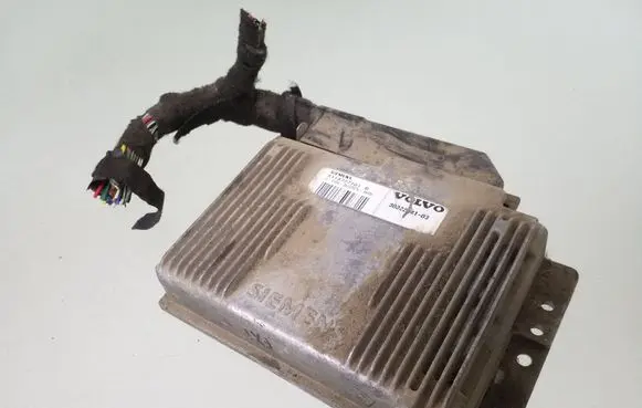 Volvo S40, V40 Engine control unit/module 3082224103 S113727101B