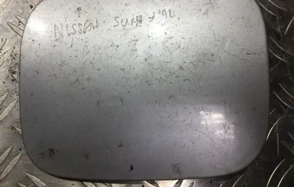 Nissan Sunny Fuel tank cap