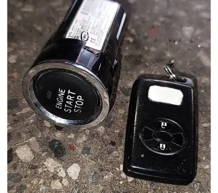 Toyota Yaris Engine start stop button switch 15a8542