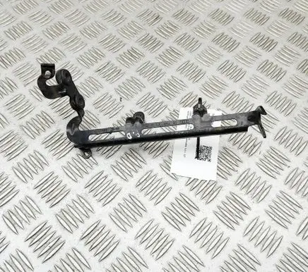 Audi RS5 Air filter cleaner box bracket assembly 8T0133172A