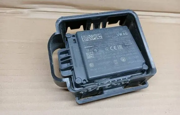 Audi Q3 F3 Distronic sensor radar 2Q0907561C A2C78192003 2Q0907572B
