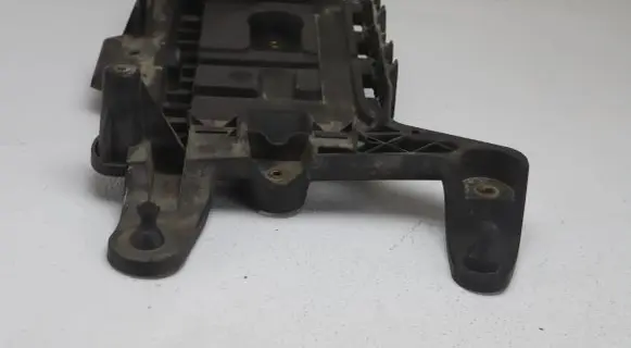 Volkswagen Golf VI Battery tray 1K0915333H
