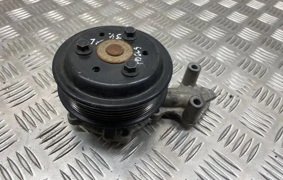 Ford Focus Water pump CM5G8501FB