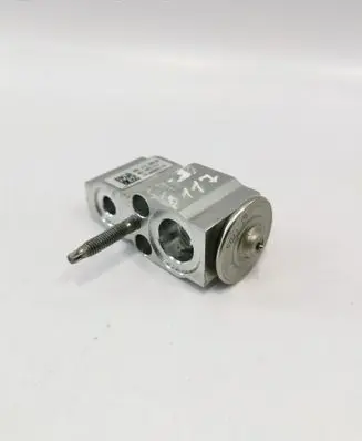 Mercedes-Benz A W177 Air conditioning (A/C) expansion valve A2478307800
