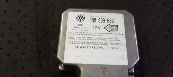Volkswagen Golf III Airbag control unit/module 6N0909603 5WK4137