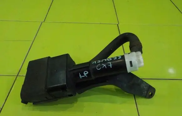 Mazda CX-7 Headlight washer pump EH105182Y