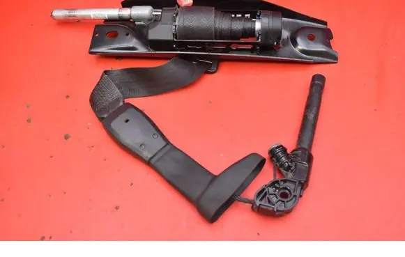 Volvo V70 Front seatbelt 6069365L0D