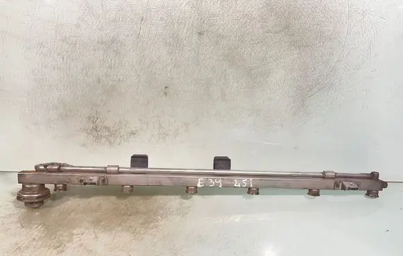 BMW 5 E39 Fuel main line pipe 