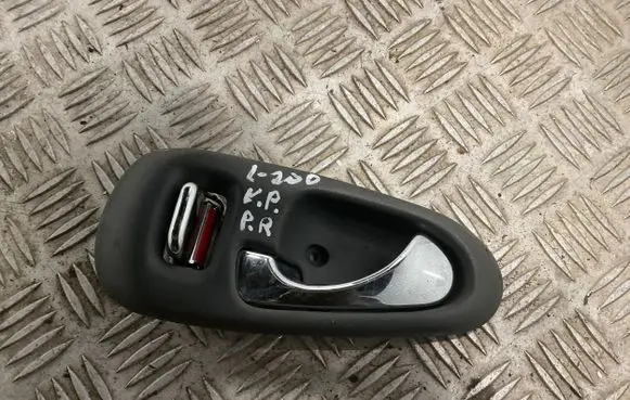 Mitsubishi L200 Front door interior handle 