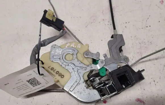 KIA Sorento Front door lock 060707