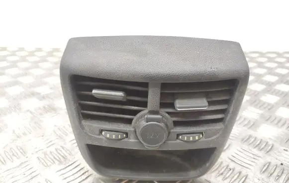 Rear air vent grill