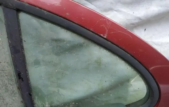 Renault Megane I Rear vent window glass 