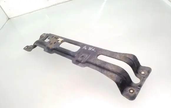 Top upper radiator support slam panel