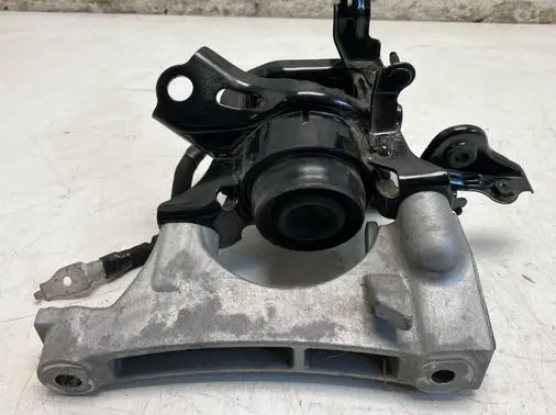 Toyota Sienna XL40 IV Engine mount bracket 