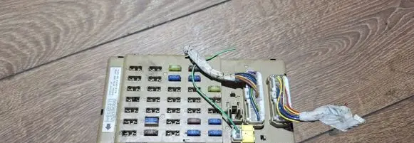 Subaru Legacy Fuse box set Jb200500n
