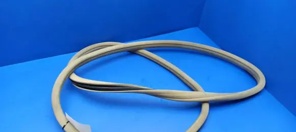 Mercedes-Benz S W221 Front door rubber seal A2216970551