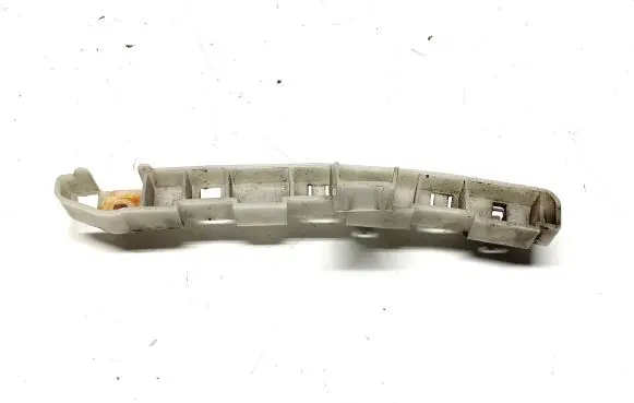 Front bumper mounting bracket