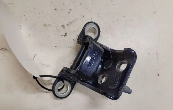 Jaguar S-Type Rear door upper hinge